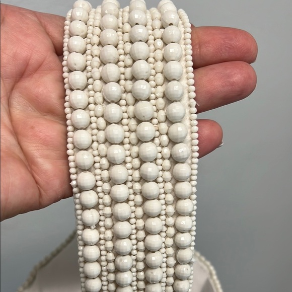 Antik Kraft White ✨🤍 Beaded Shoulder Bag with Fringe - Picture 4 of 9